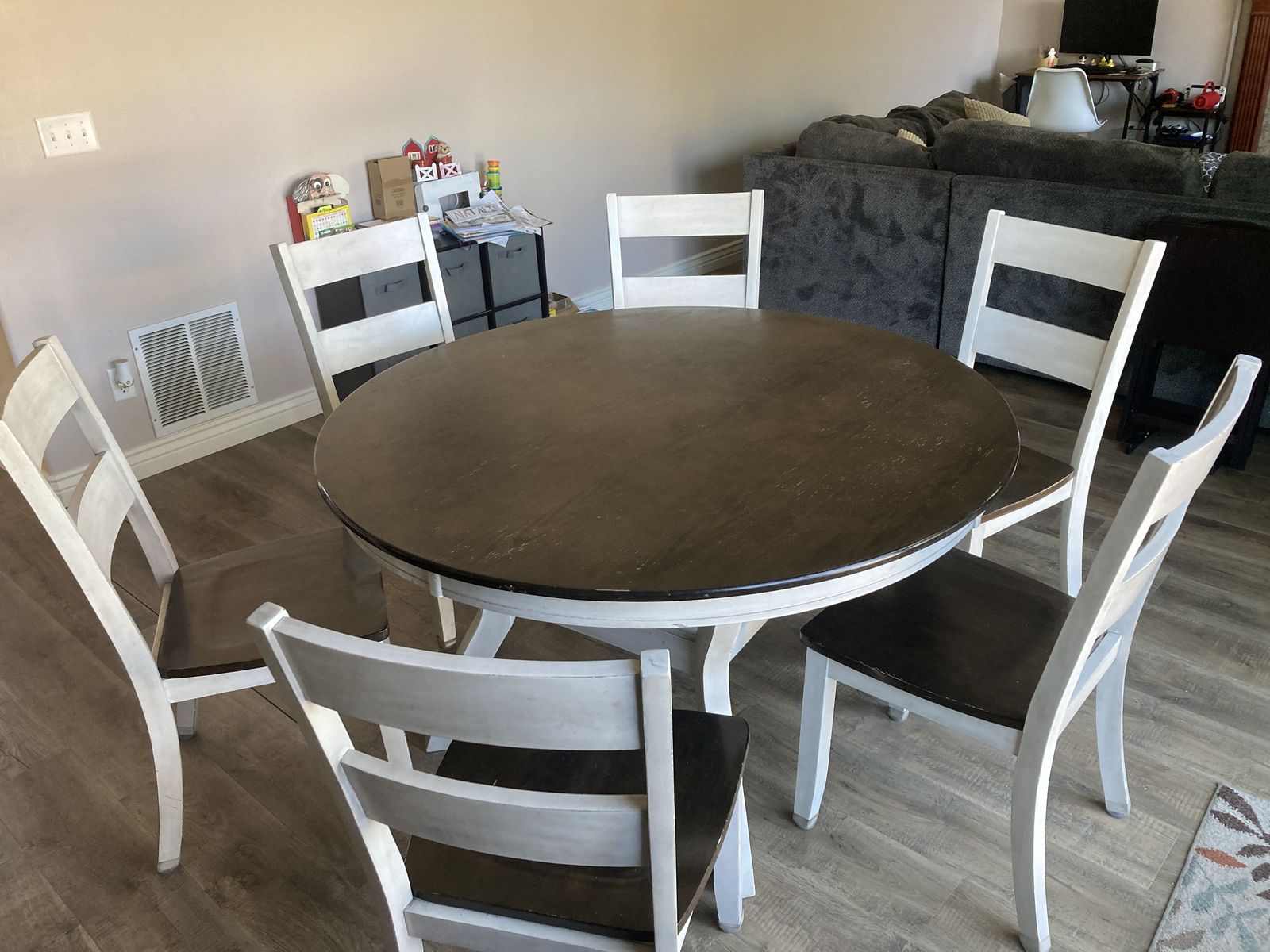 Round Farmhouse Dining Table & 6 Chairs — 54"