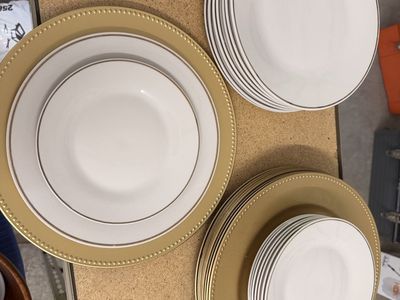 White & Gold Dinnerware Set