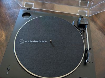 Audio-Technica AT-LP60XBT Fully Auto Belt-Drive Bluetooth Vinyl Turntable