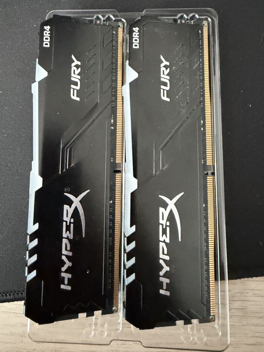 HyperX Fury DDR4 16GB 3200mhz (One Broken, One Working)
