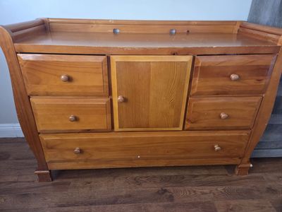 Baby changing dresser