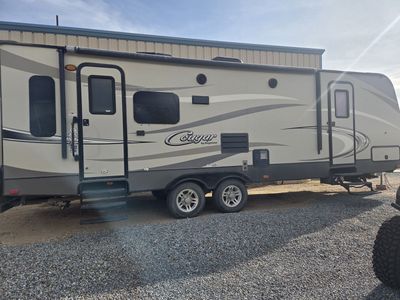2016 26 ft Cougar by Keystone Camp Trailer