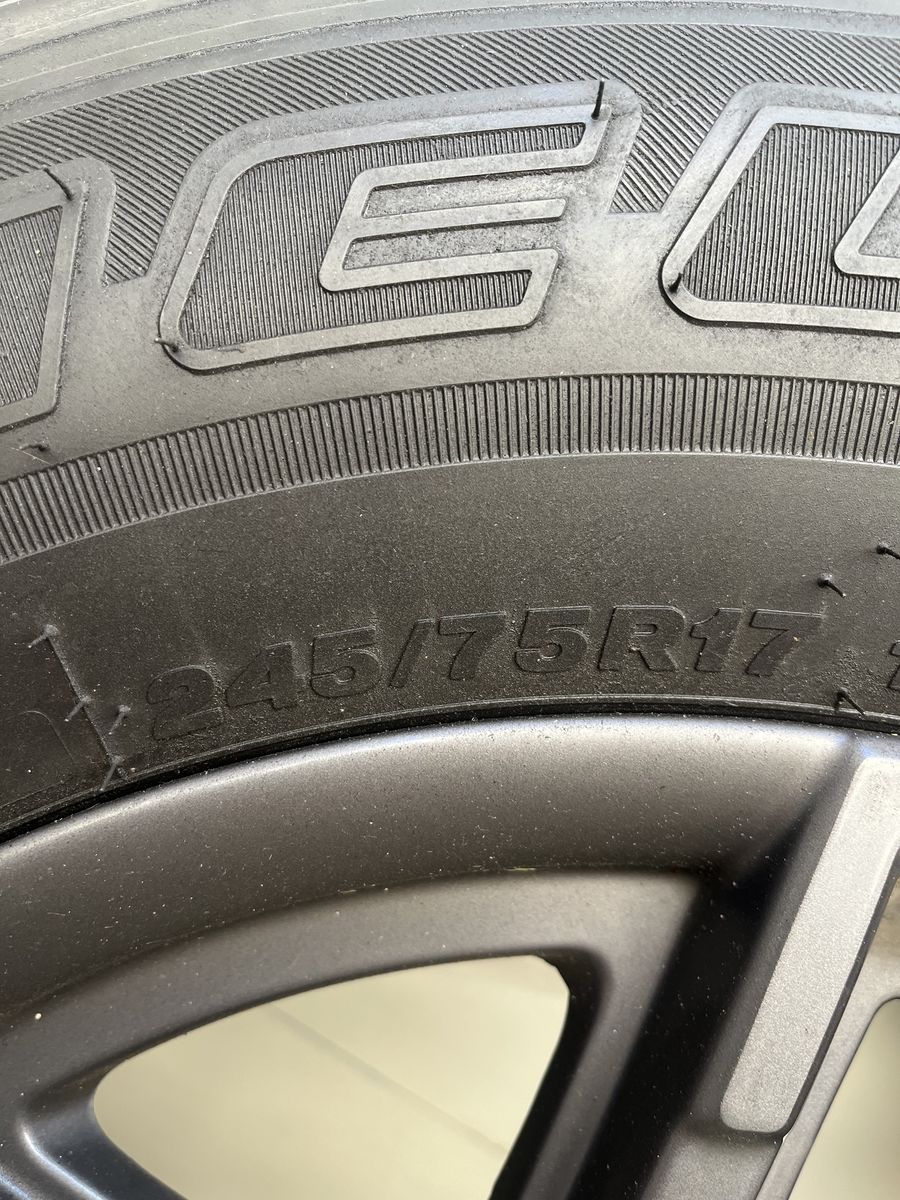 Tires & Rims 245/75/R17 off a 2026 jeep gladiator - Make Offer