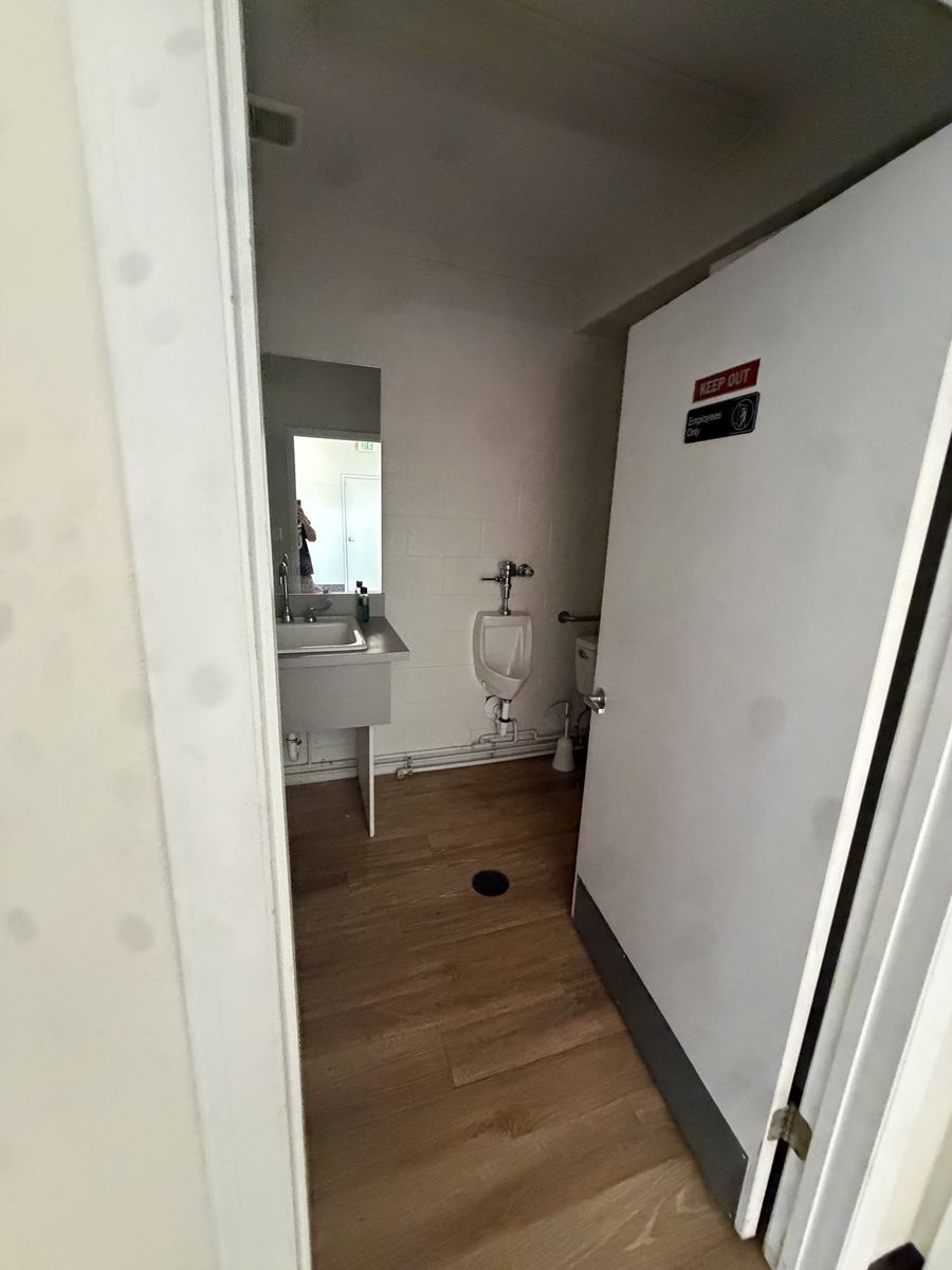 Main image 6