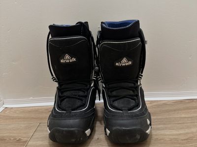 Nice Airwalk Snowboard boots