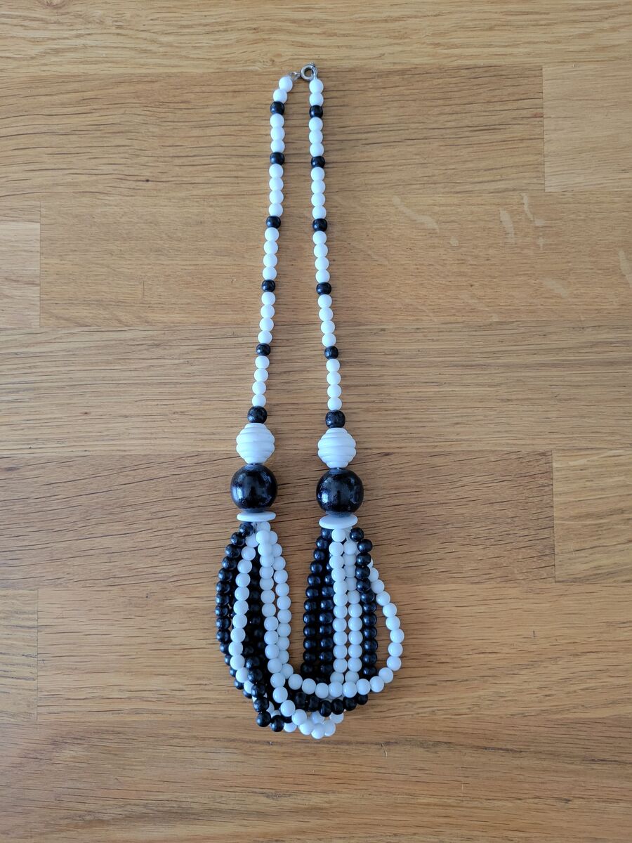 Black and White Necklace