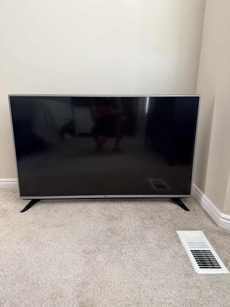 LG 49LF5400 49-inch 1080p LED TV (not smart tv)