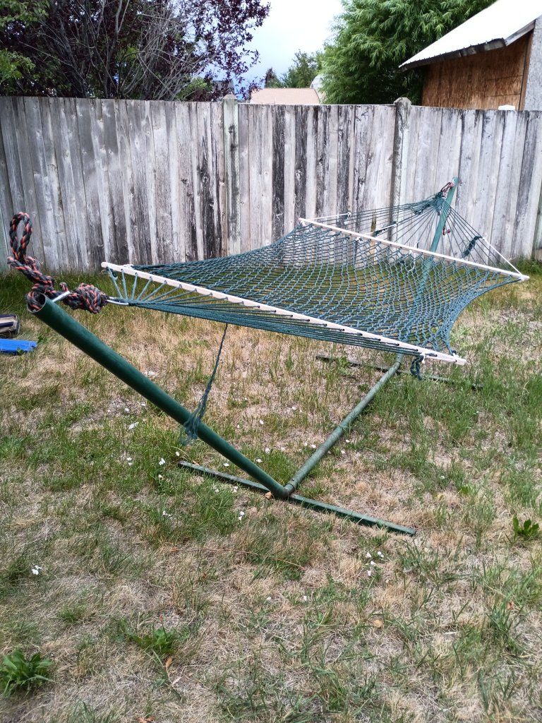 Green Hammock with Metal Stand - Relaxing Outdoor Lounger