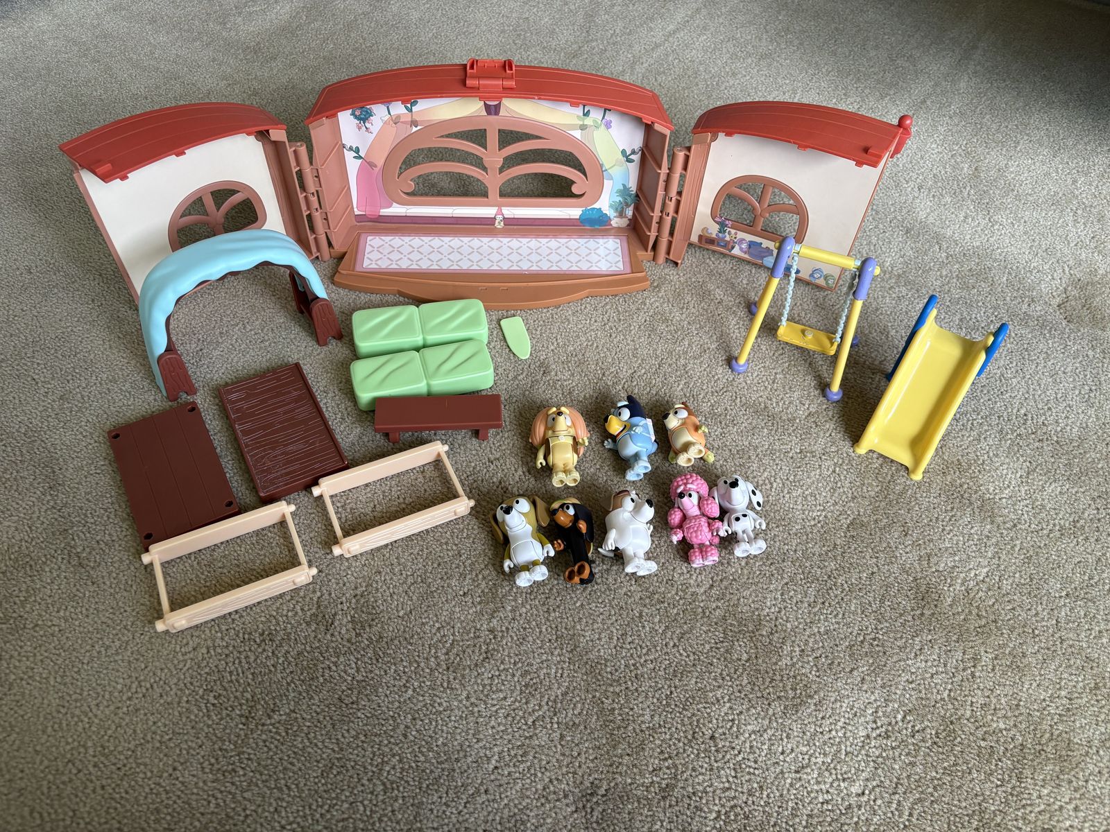 Bluey and Friends Calypso's School Play Set