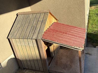 Insulated Dog House with Covered Porch - Approx. 3'x4'