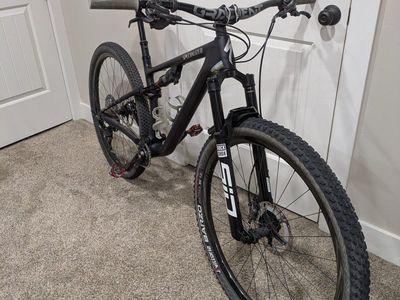 Epic Evo custom 24.2 lbs size Medium