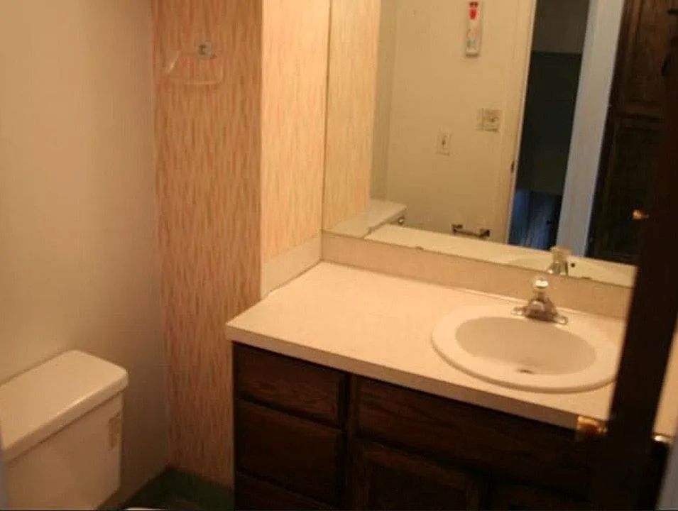 Main image 4