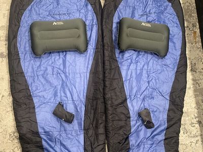 Alps Mountaineering sleeping bag & pillow 2sets
