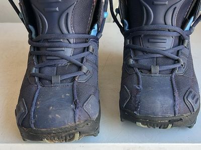 Lamar Byrnes Endorsed Women's Snowboard Boots US Size 6 - Blue