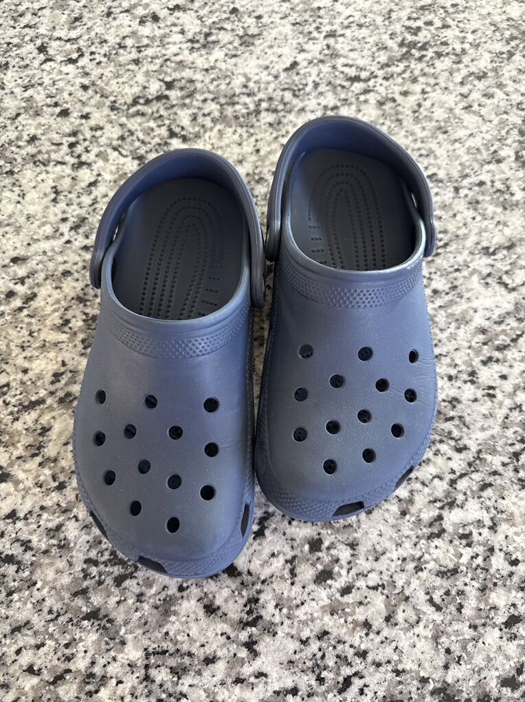 Crocs-Authentic, size Junior/Youth 6