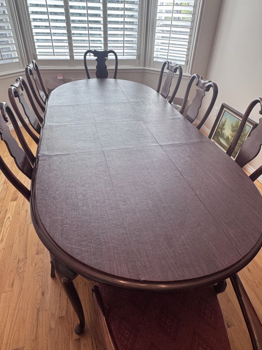 Sumter Dining Set w/Hutch And Hunter Table