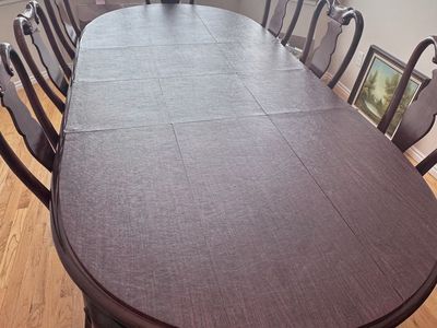 Sumter Dining Set w/Hutch And Hunter Table