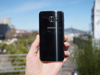 Samsung Galaxy S7 Gold and Black Unlocked desbloqueado
