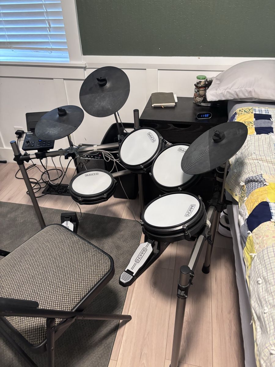 Simmons Electronic Drum Kit with Mesh Pads and Module
