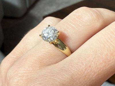 1.5 Real diamond 18k Gold