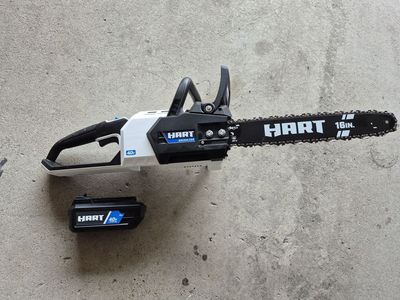 Chainsaw - 16 inch Hart 40V Brushless Battery Powered BRAND NEW