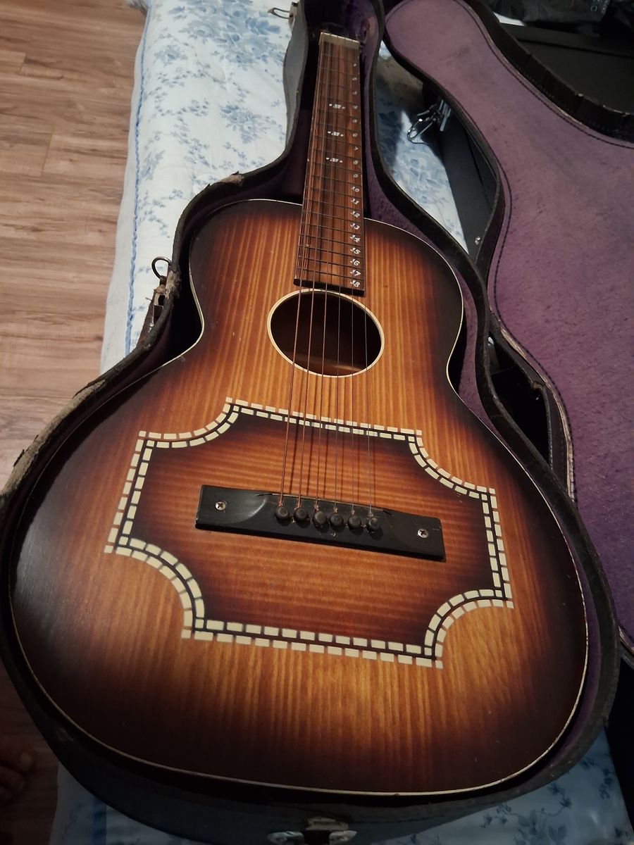 Vintage 1930s Chicago Made Regal lap steel parlor guitar