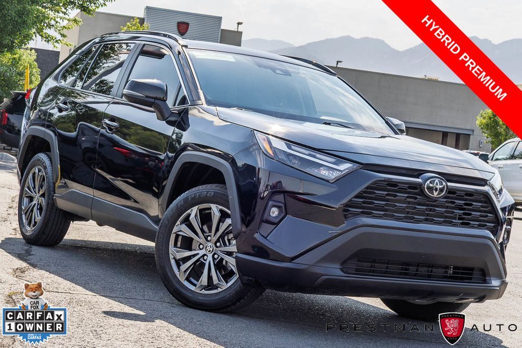 2025 Toyota RAV4 XLE Premium