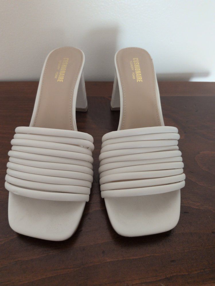 Cushionaire White Strappy Heeled Mules Sandals Size 8