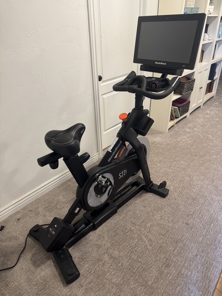 NORDICTRACK COMMERCIAL S22i Stationary Bike