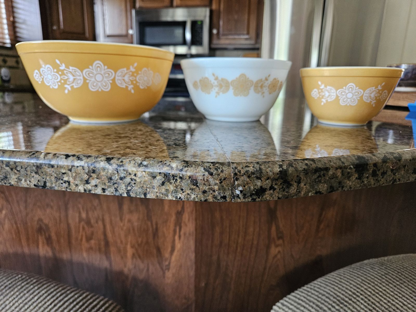 Pyrex bowls