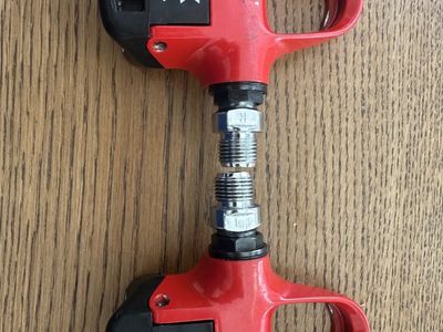 Look carbo Pro ARC clipless pedals red route bike