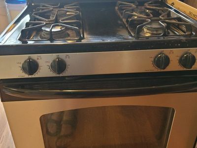 GE Gas Range Stove Stainless Steel and Black with 4 Burners