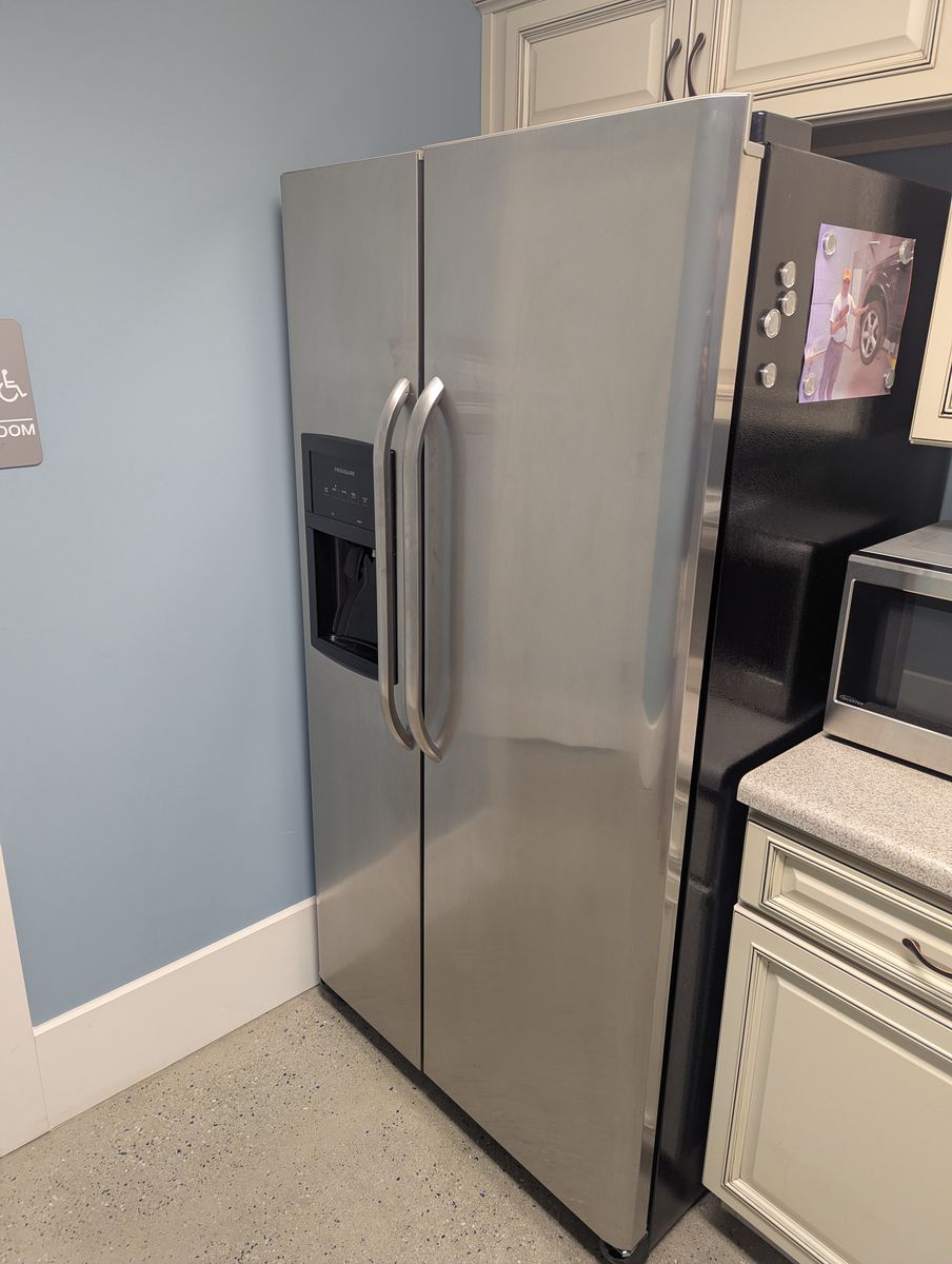 Frigidaire Refrigerator Side by Side