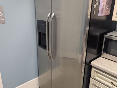 Frigidaire Refrigerator Side by Side