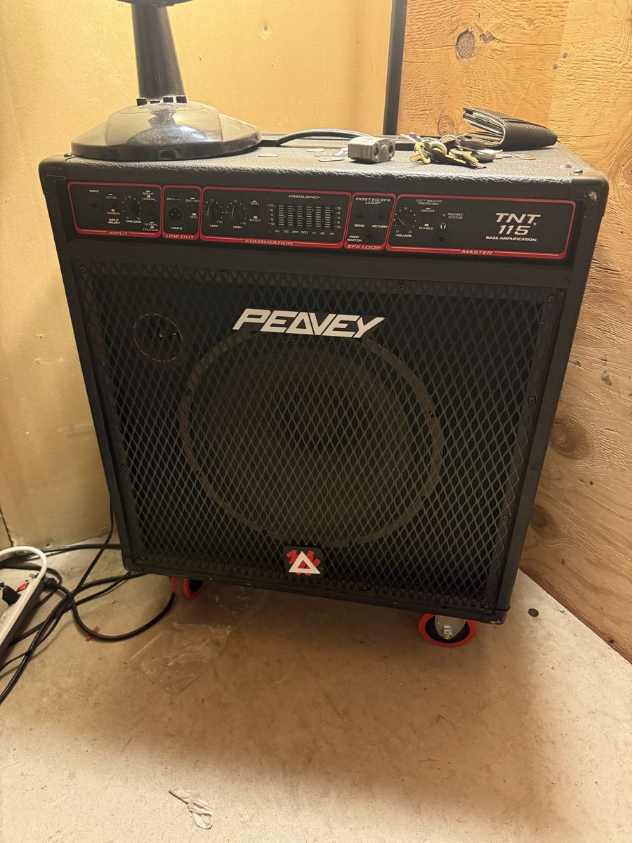 Peavey TNT 115 Bass Amplification Combo Amp 1x15 Speaker