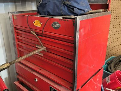 Vintage snap on tool cab and top flip open
