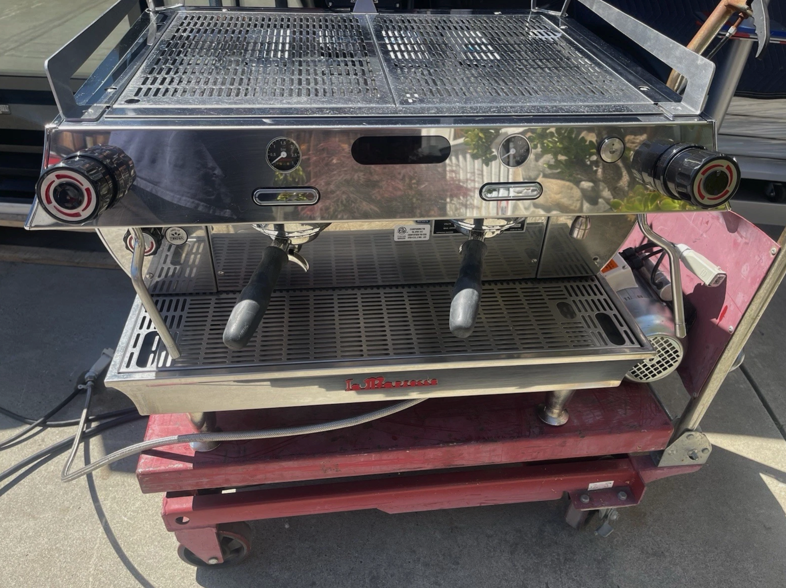 La Marzocco GB5 S 2EE GB5 S 2EE Commercial Espresso Machine Silver W/Water Pump