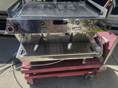 La Marzocco GB5 S 2EE GB5 S 2EE Commercial Espresso Machine Silver W/Water Pump