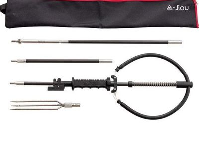 A MC JIOU 6’ Carbon Fiber Pole Spear Spearfishing Kit with Bag
