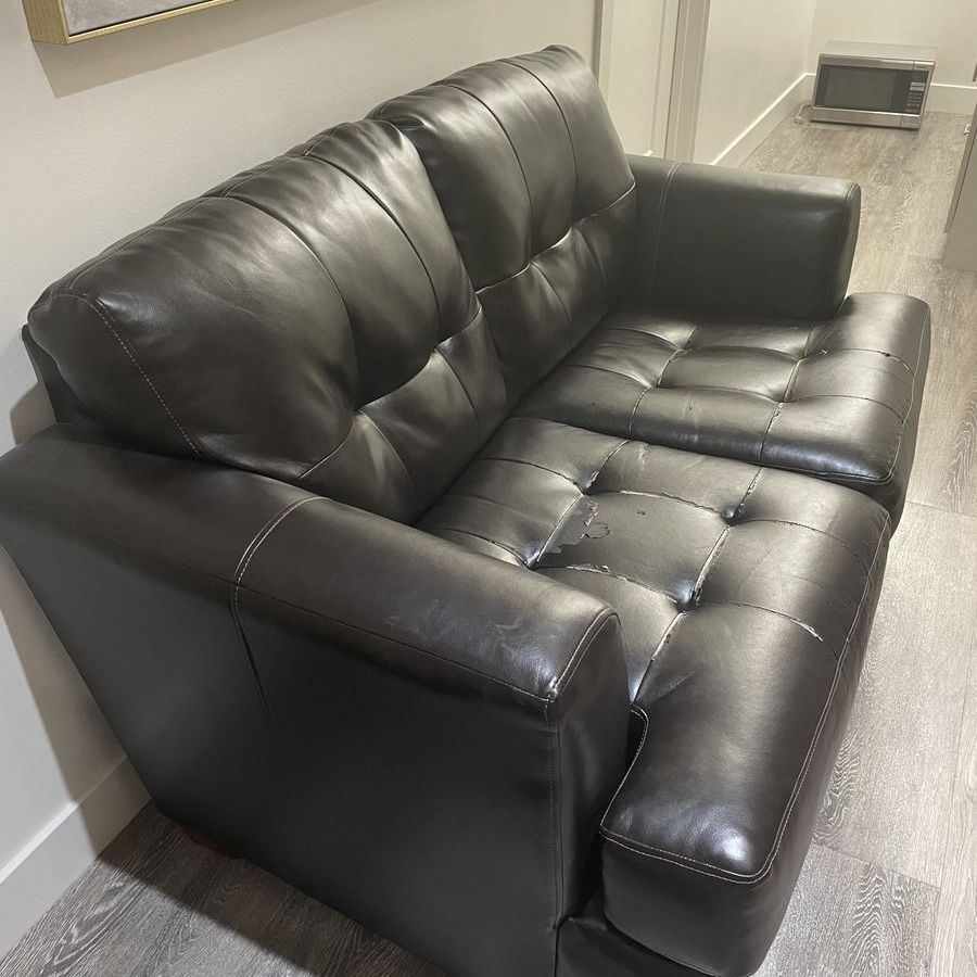 Free love seat