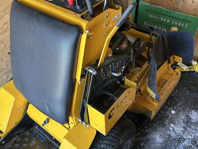 Wright Stander B- 36” deck - 219 hrs