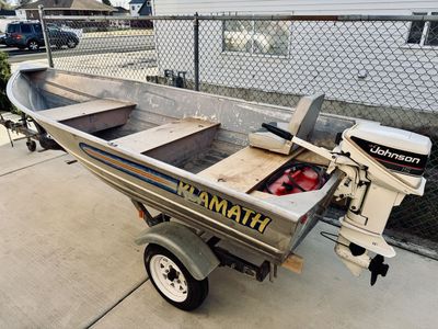 1990 Klamath Welded Aluminum Boat w/Johnson 15