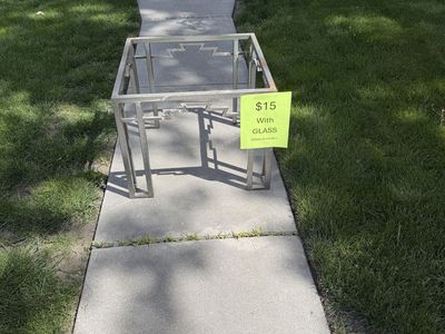 Metal/glass top coffee table