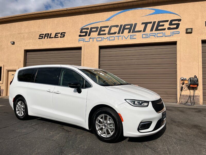 2024 Chrysler Pacifica Touring L
