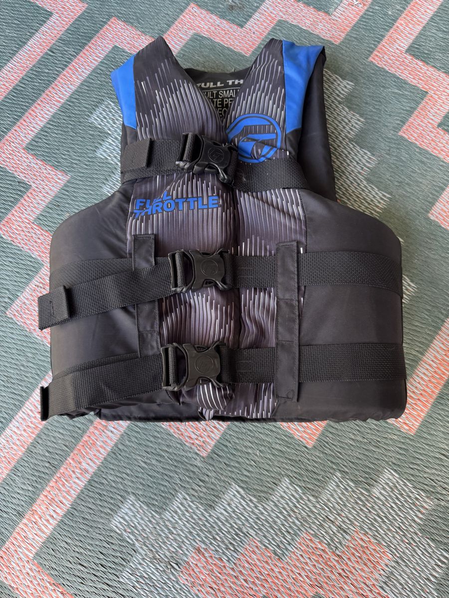 Full Throttle Adult Sm-M Life Vest Life Jacket Black