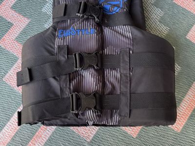 Full Throttle Adult Sm-M Life Vest Life Jacket Black