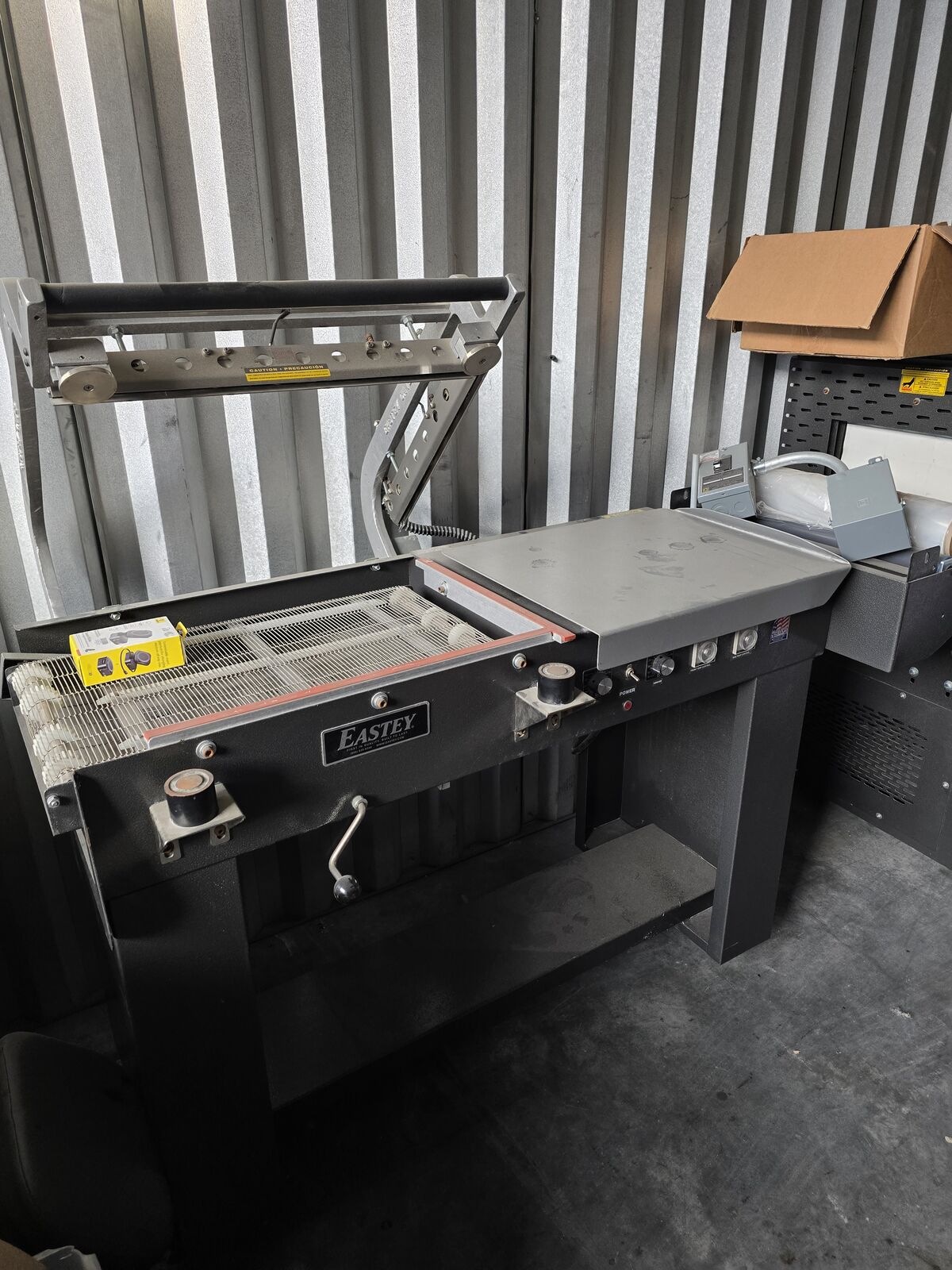 Warehouse Packaging Equipment – Shrink Wrap Systems