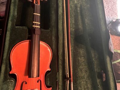 New Santa Rita 3/4 violin in case with bow