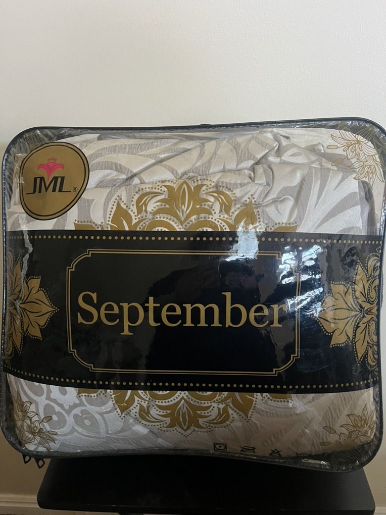 Gently Used Queen Comforter