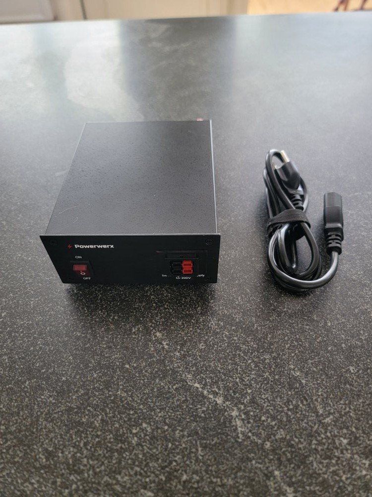 Powerwerx SS-30DV Desktop DC Power Supply